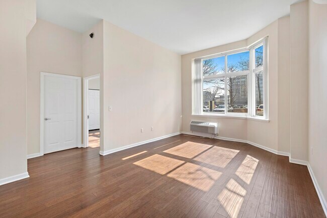 Primary Photo - 20 2nd St