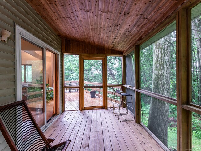 Building Photo - 7 Owls Nest Ln