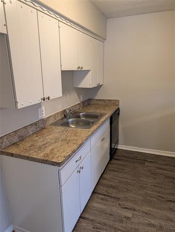 Building Photo - 424 Langley Ave