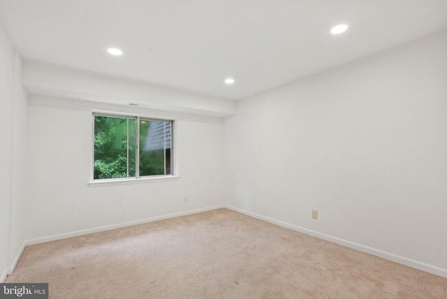 Building Photo - 11606 Vantage Hill Rd