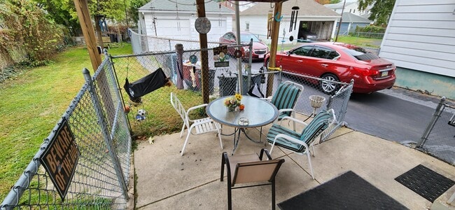 Building Photo - 368 Winola Ave