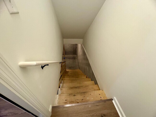 Building Photo - 3 Bedroom 2.5 Bathroom Townhome in Mechanicsburg!