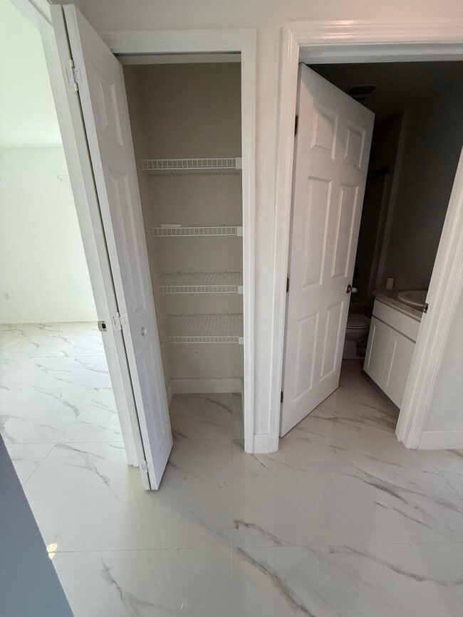 Building Photo - 1205 SW Alcantarra Blvd