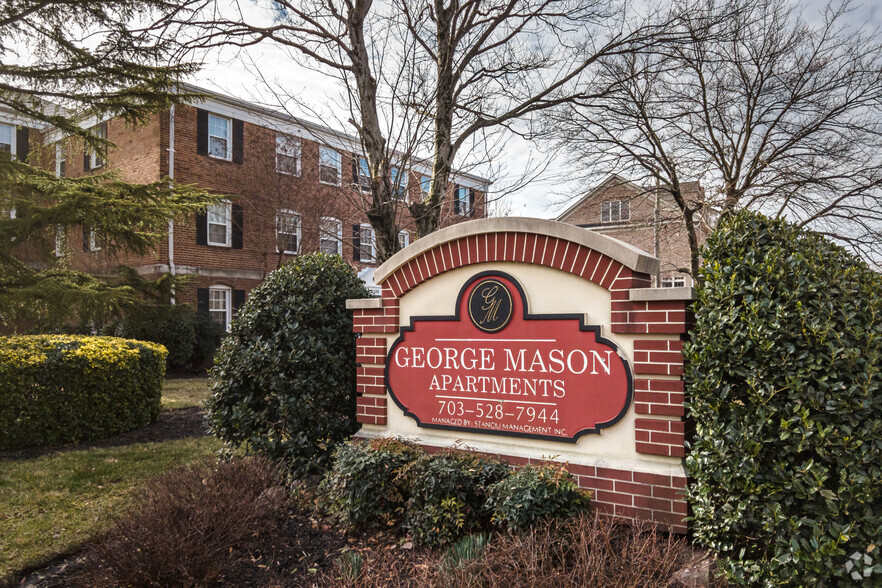 George Mason Sign - The George Mason Apartments