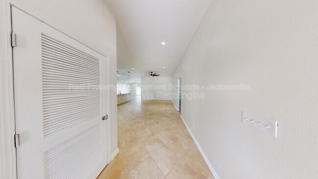 Building Photo - 630 Glendale Ln