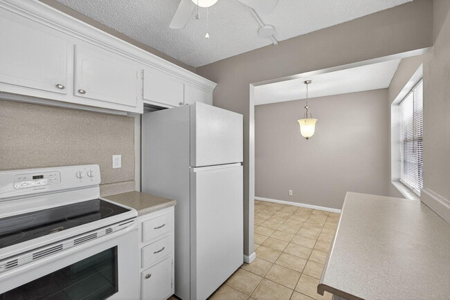 Building Photo - 27 Andover B