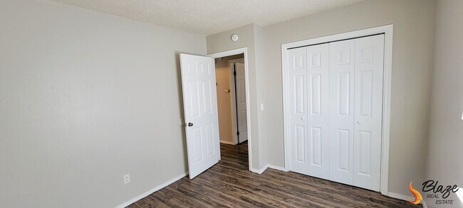 Building Photo - 4210 SE 16th Ave