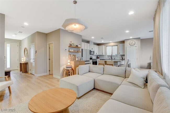 Building Photo - 9716 Jade Rise Ave