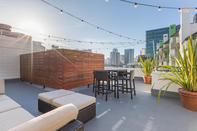 Building Photo - SoMa Square, 1 Saint Francis Pl