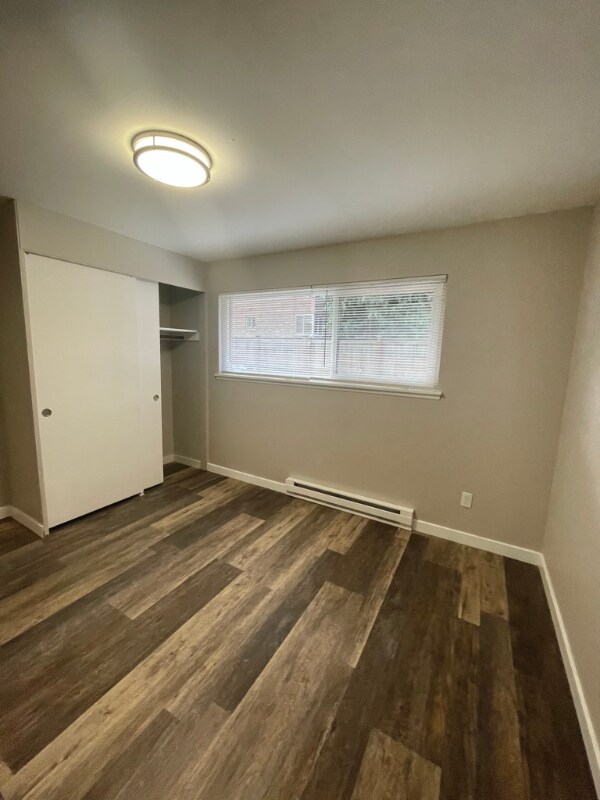 Building Photo - 1215 Queen Anne Ave N