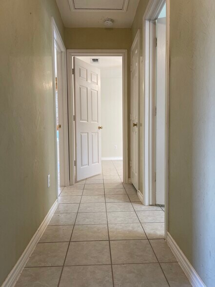 Building Photo - 594 FM 21