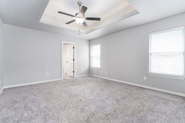 Building Photo - Beautiful Home in Woodland Park