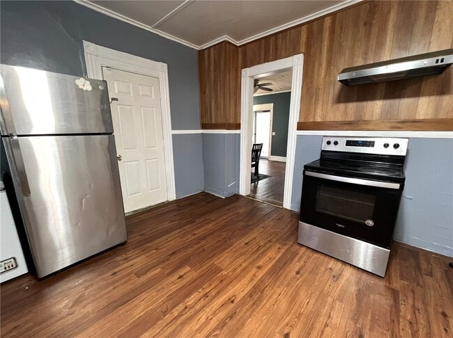 Building Photo - 411 Herrick St