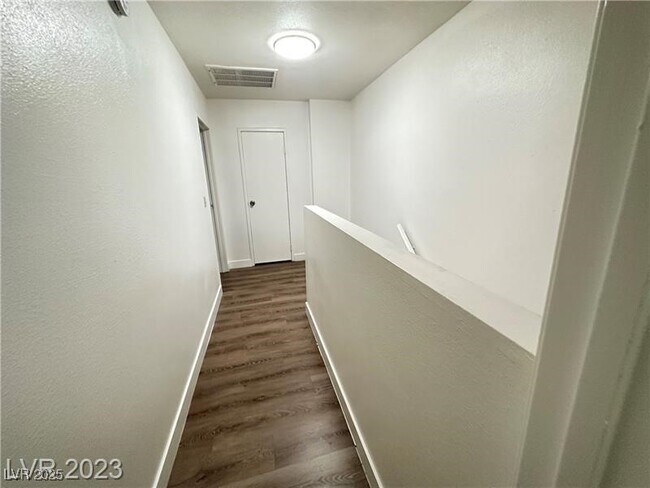 Building Photo - 5167 Greene Ln
