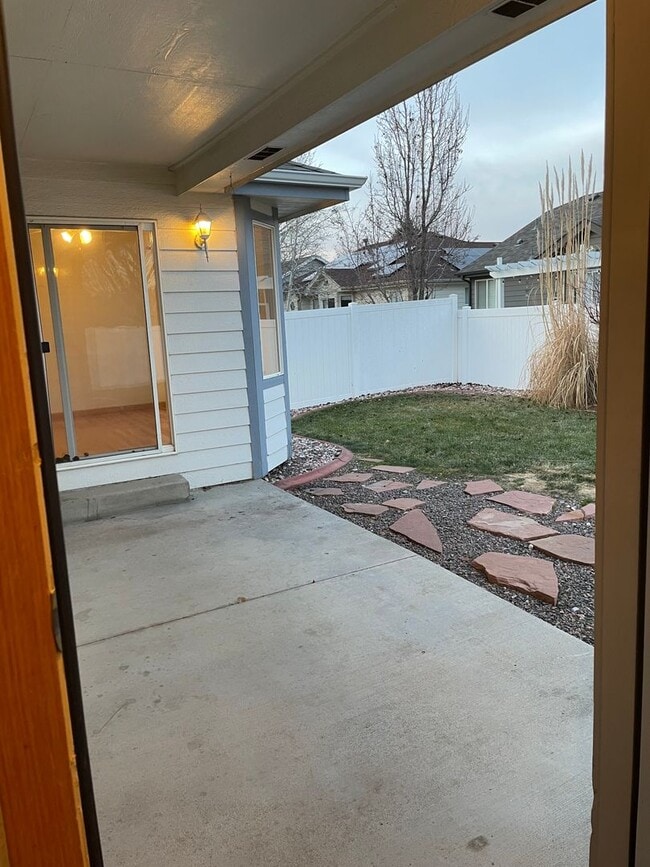 Building Photo - Spacious 4-Bedroom / 3-Bath Single Family Home in Windsor!