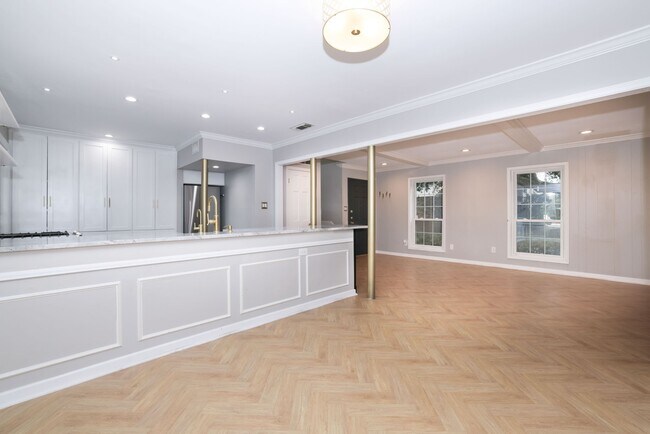 Building Photo - 2209 Nantucket Dr