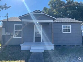 Building Photo - Beautifully Remodeled 4-Bedroom Home!