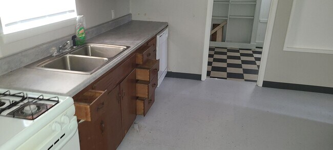 Building Photo - QUESTIONS PLEASE CONTACT LANCE GARNER 501-...