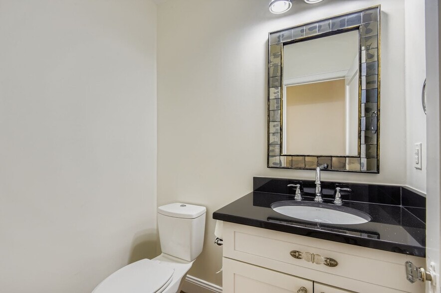 Building Photo - 3334 W 37th Ave