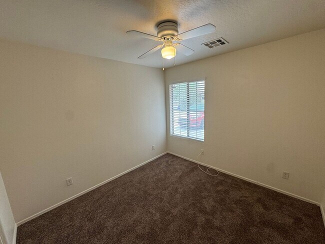 Building Photo - 1225 W Darrel Rd