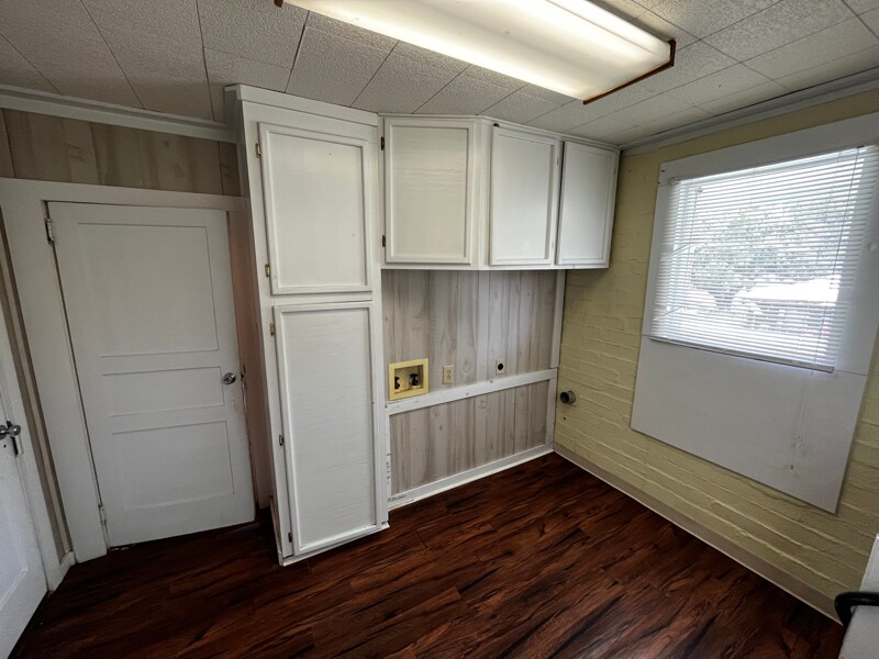 Building Photo - 305 Lawrence St