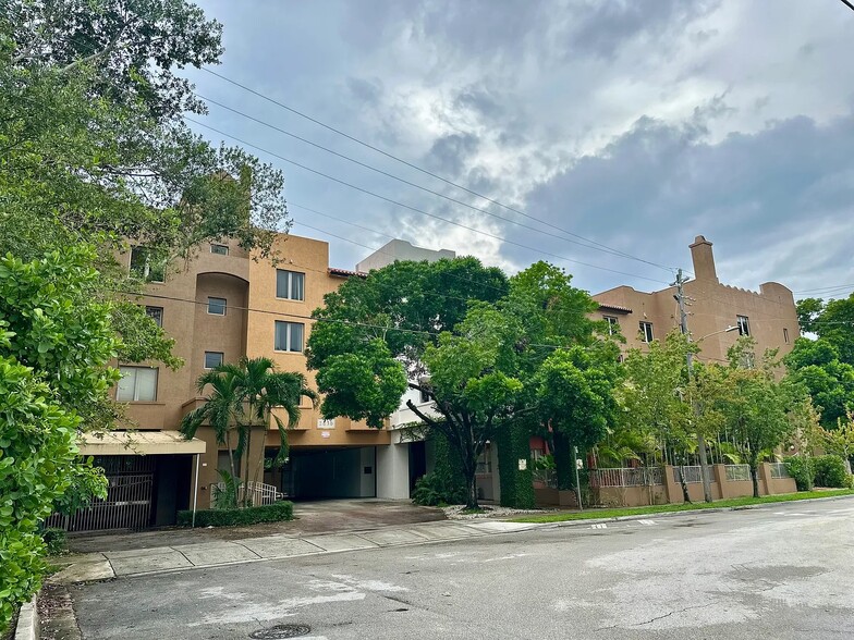 Building Photo - 2630 SW 28th St