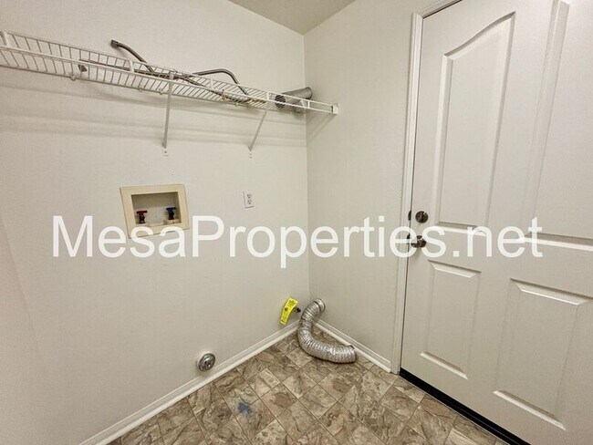 Building Photo - 13535 Silversand St