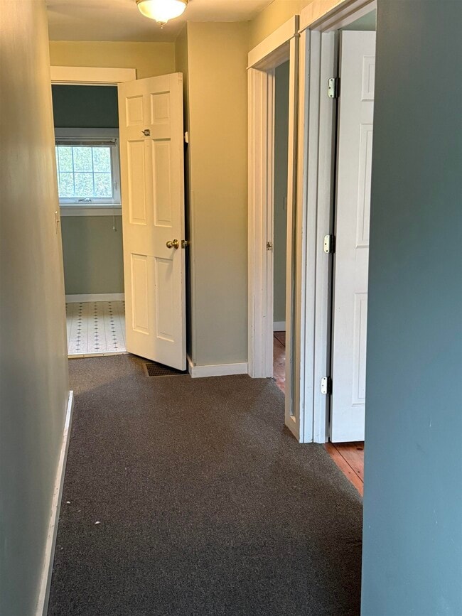 Building Photo - 586 Bellows Falls Rd