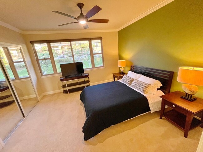 Building Photo - Luxury Townhome Living at The Villas at Ke...