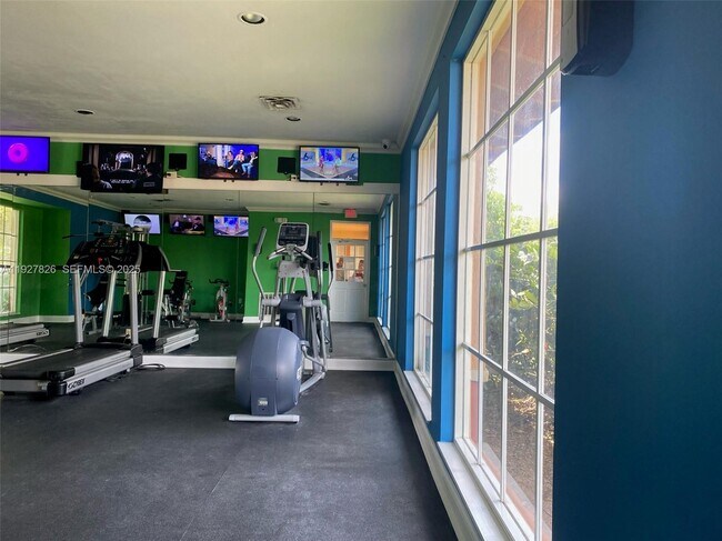 Building Photo - 8000 N Nob Hill Rd