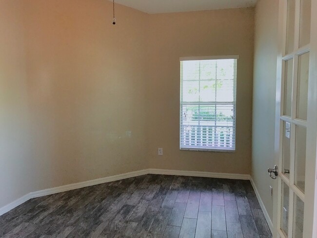 Building Photo - Beautiful 3 Bedroom 2 Bath for Rent in Spring Hill!