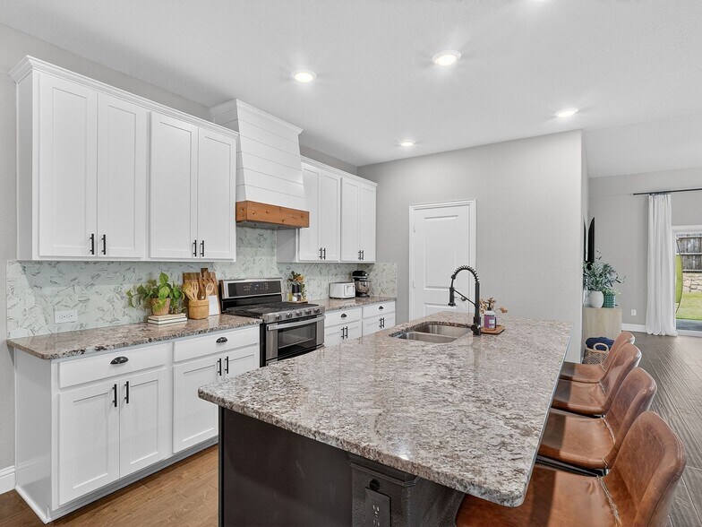 Building Photo - 480 Pebble Brook Ln