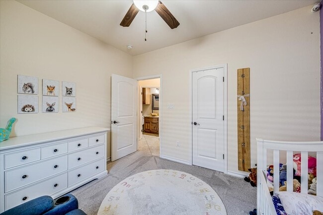 Building Photo - 7522 S Lake Dr