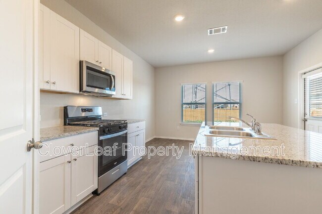 Building Photo - 466 Orion Dr
