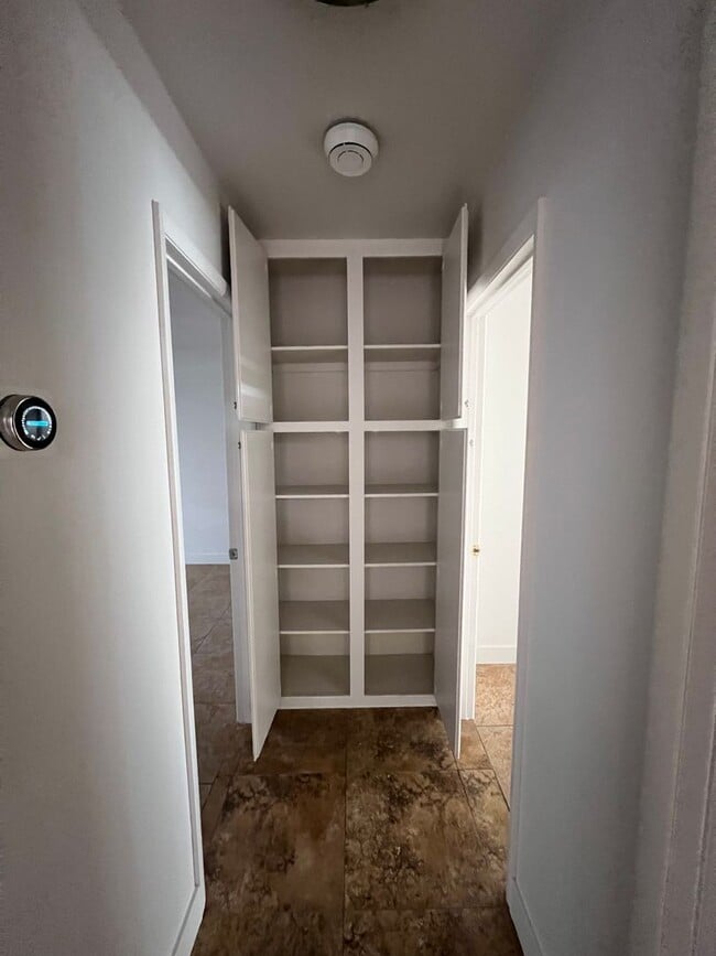 Building Photo - Spacious Single-Story 6-bed 3-bath Oasis with Private Pool and Spa in Spring Valley