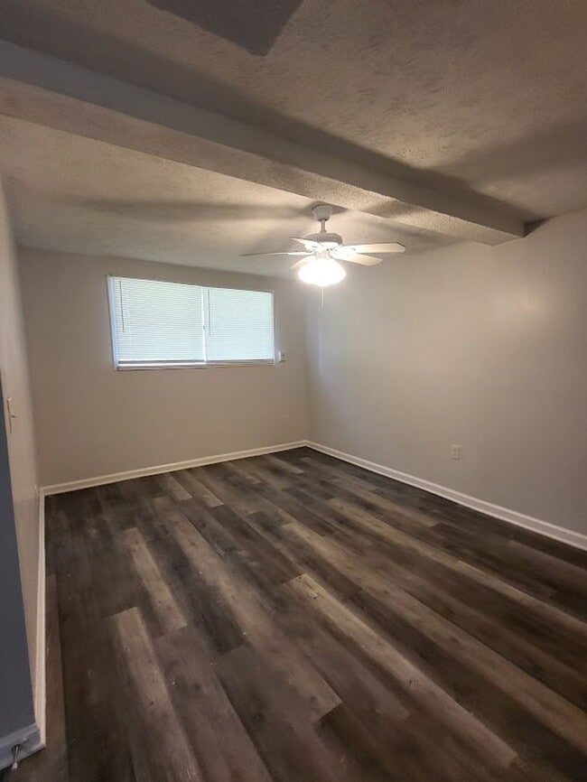 Building Photo - 3309 Goldenchain Dr