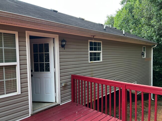 Building Photo - 65 Sampson Ct