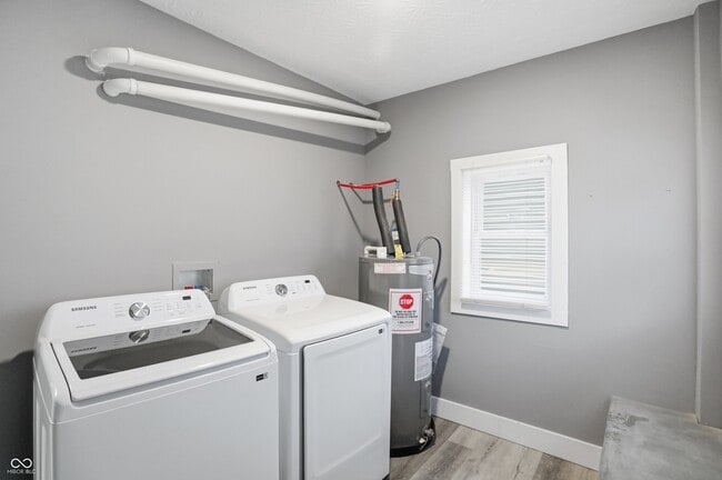 Building Photo - 1035 Albany St