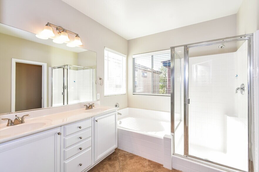 Building Photo - 4967 Silent Valley Ct