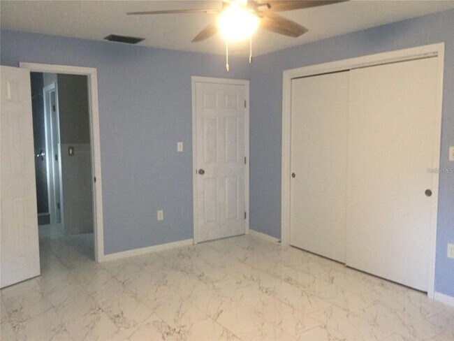 Building Photo - 10568 Dixon Dr