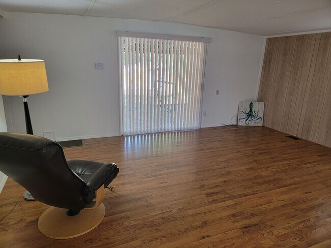 Building Photo - Peaceful 3/1 on over an Acre in Inverness!!!