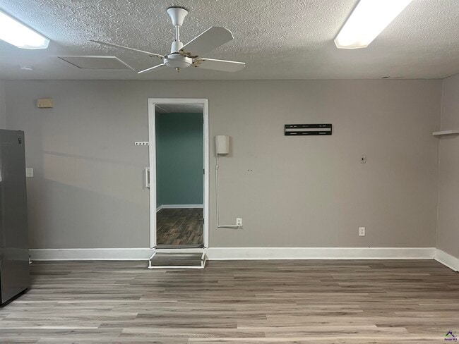 Building Photo - 409 Forest Lake Dr