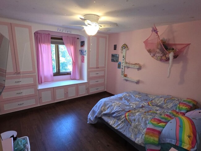 Building Photo - Updated 4 bedroom home in Merton