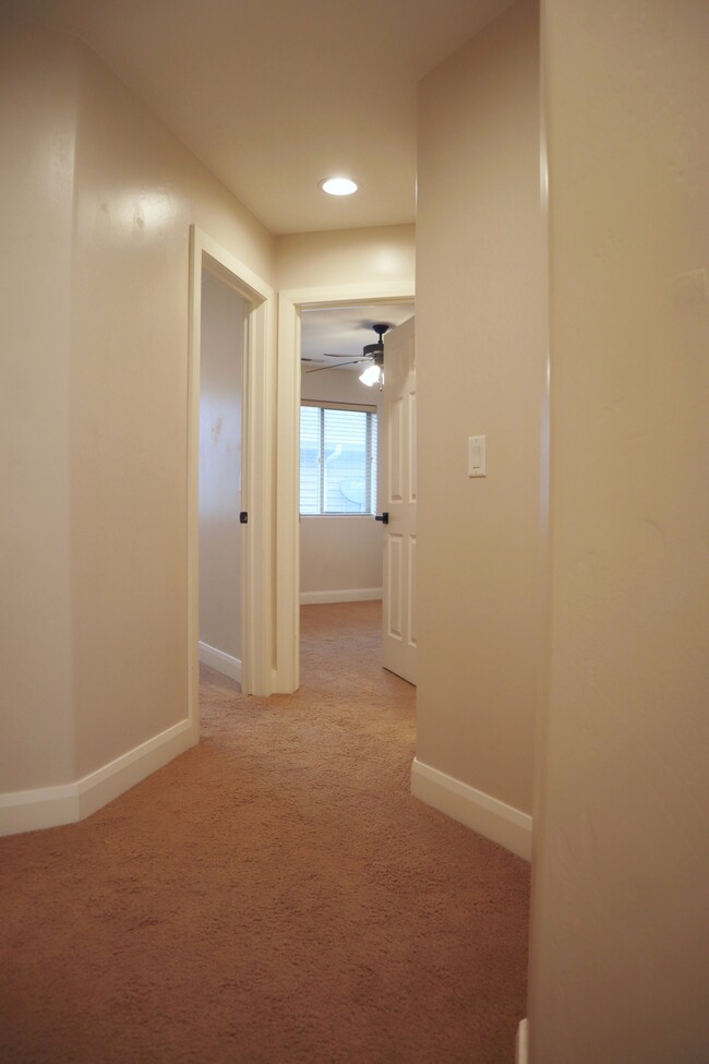 Building Photo - 1288 N Cedar Blvd