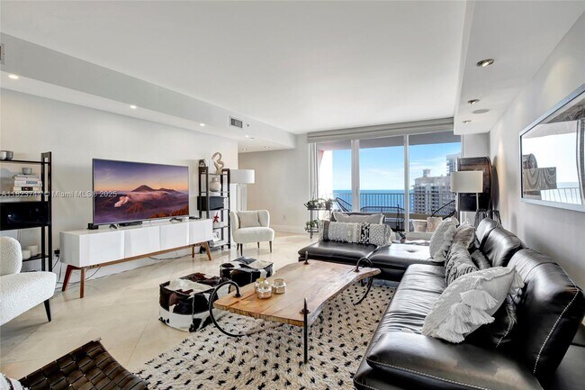 Building Photo - 781 Crandon Blvd