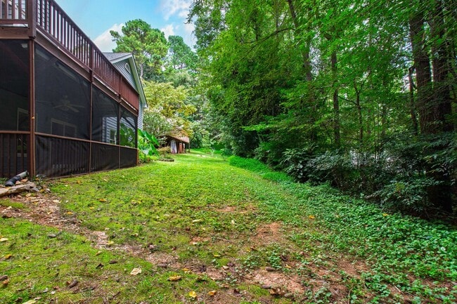 Building Photo - Spacious 4-Bedroom Carrboro Home with Dual...