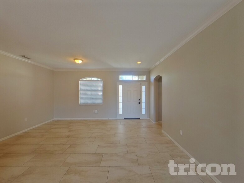 Building Photo - 6421 Fox Grape Ln