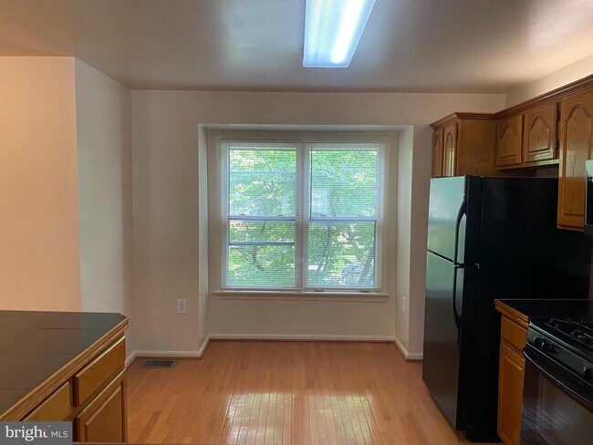 Building Photo - 5623 Gresham Ln