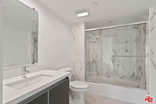 Building Photo - 1539 Purdue Ave