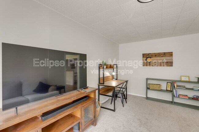 Building Photo - 1228 Bonito Ave